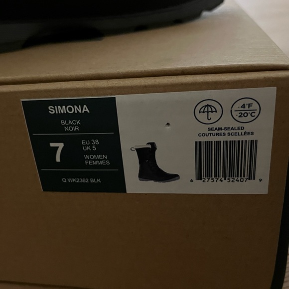 Kamik “Simona” Insulated Waterproof Winter Boots • Size 7 • Black - Picture 6 of 8